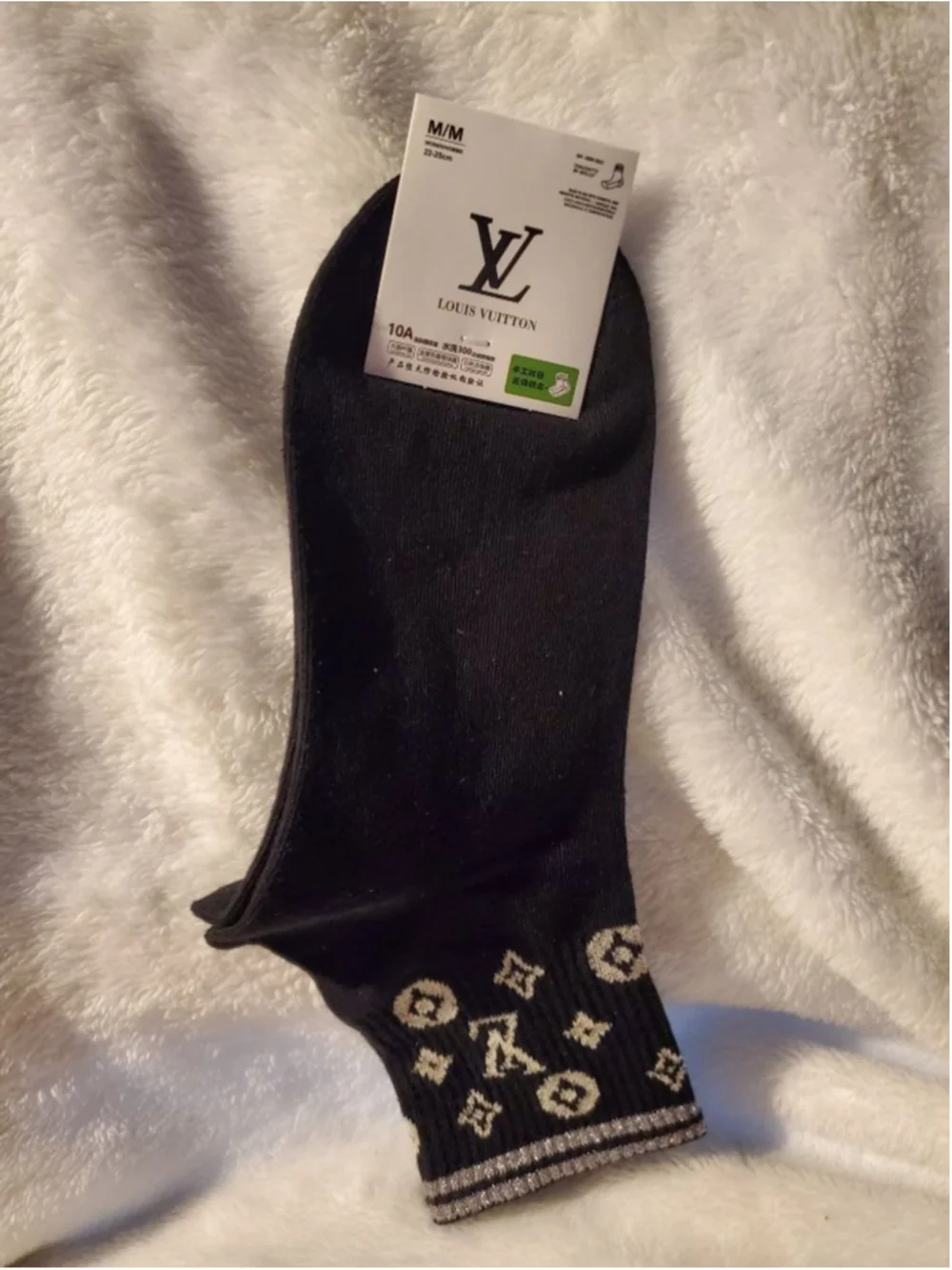 🧦Add shimmer to your step!✨ Black and Silver socks Women’s 7–9.